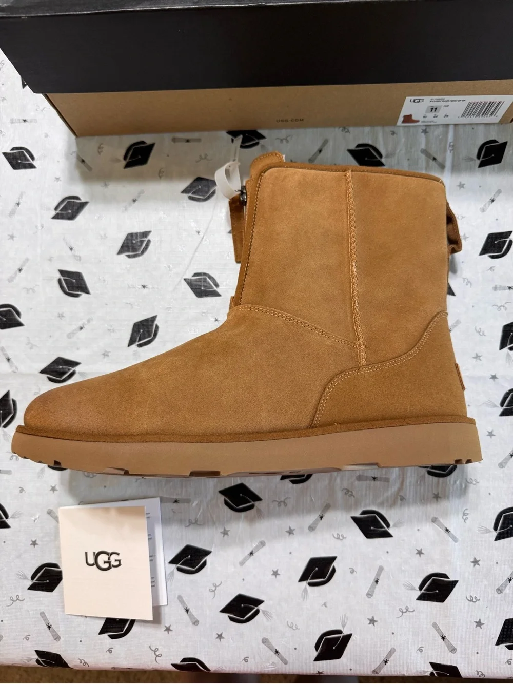 UGG Men's Short Classic Short Front Zip RIGHT BOOT ONLY- Beige